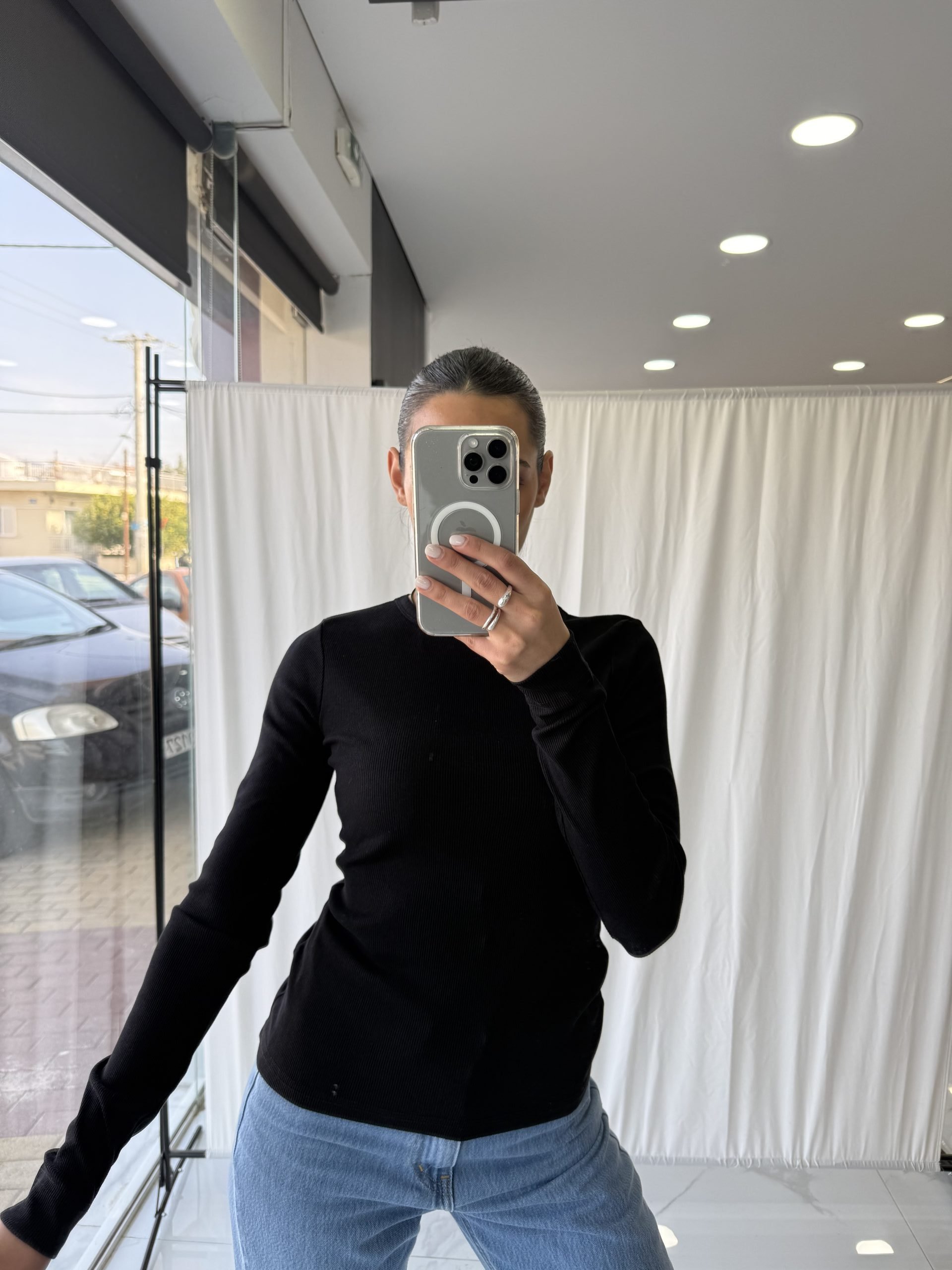 Betty Bamboo Long – Sleeved Top Black