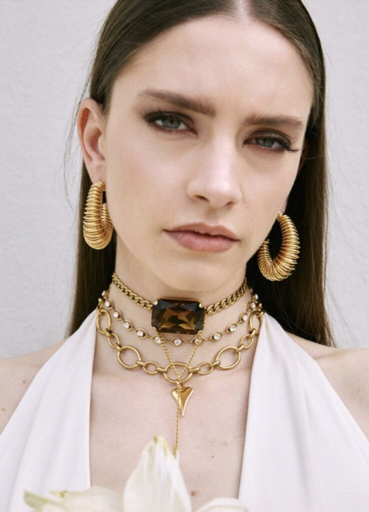 Whirl earrings gold
