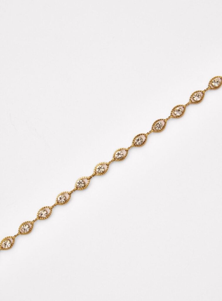 Nora choker